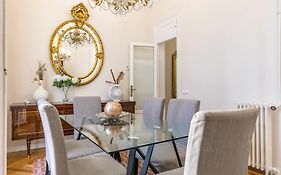 Reina 1 By Forever Rentals